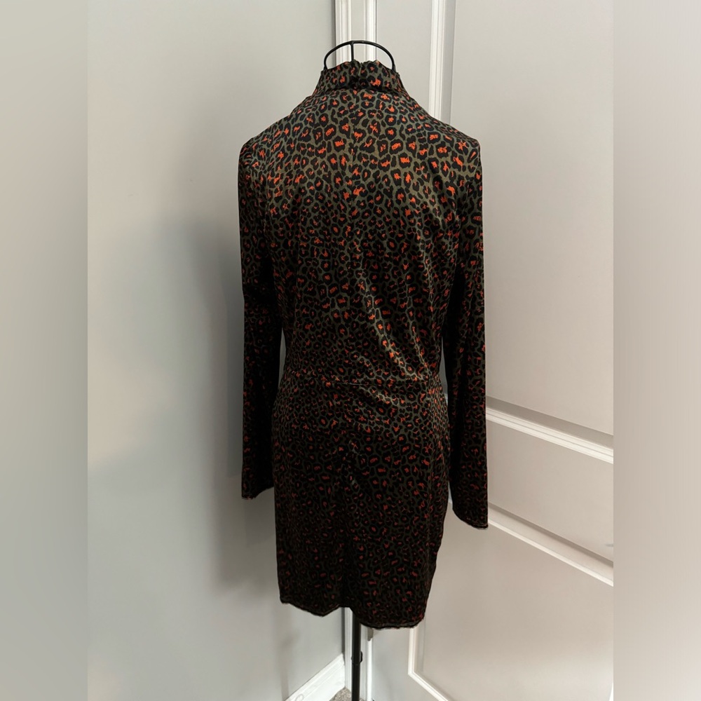 NWOT Black Halo Leopard Print Long Sleeve Dress in Olive Feline Size 8 - Picture 6 of 7